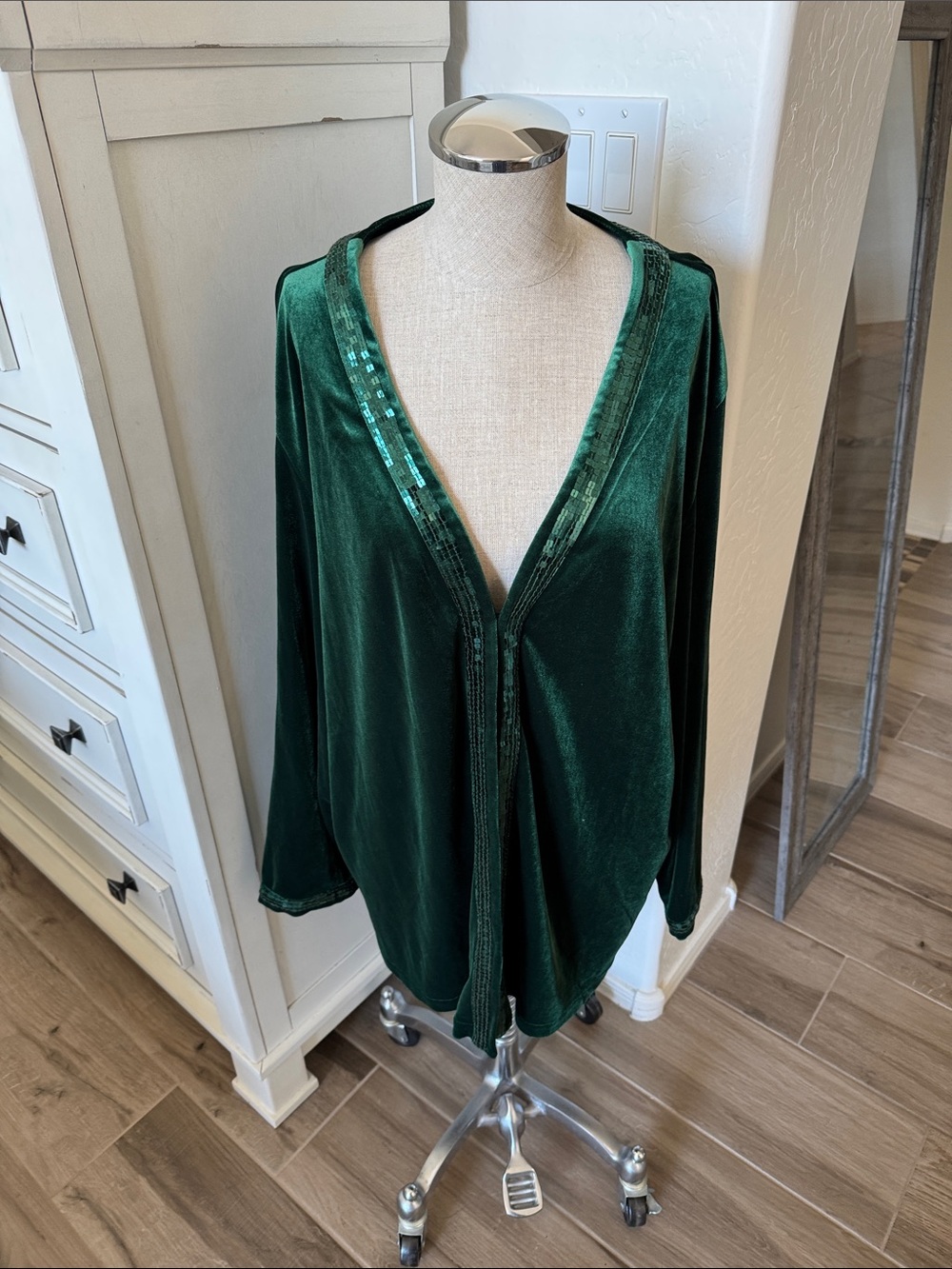 Quacker Factory 2X velvet sequin trim jacket